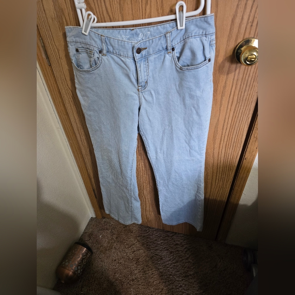 The Limited 917 Light Blue Cropped Jeans